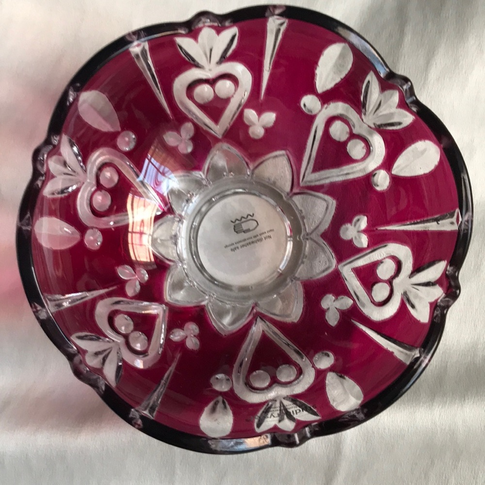 Studio crystal by studio silversmiths Queen Elizabeth collection